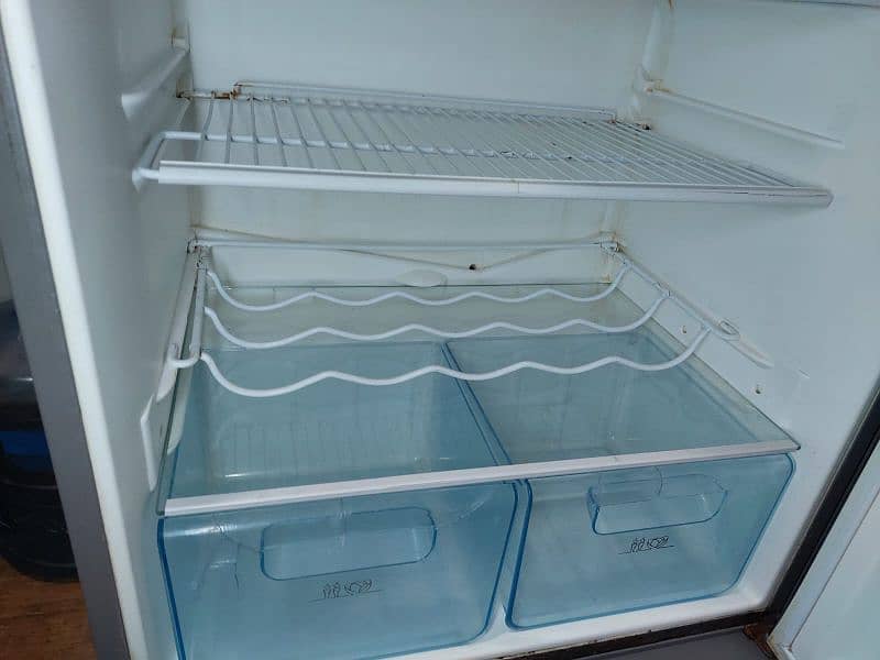 Electrolux Full size Refrigerator 4