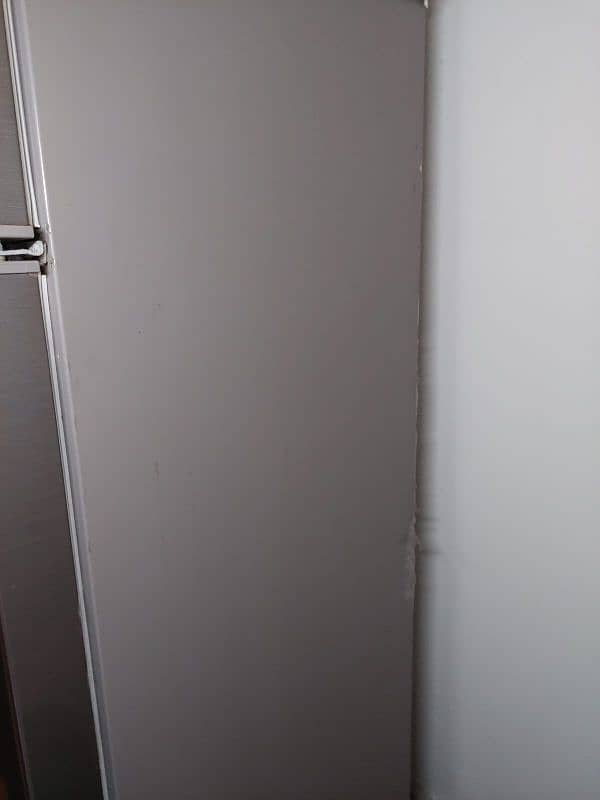 Electrolux Full size Refrigerator 8