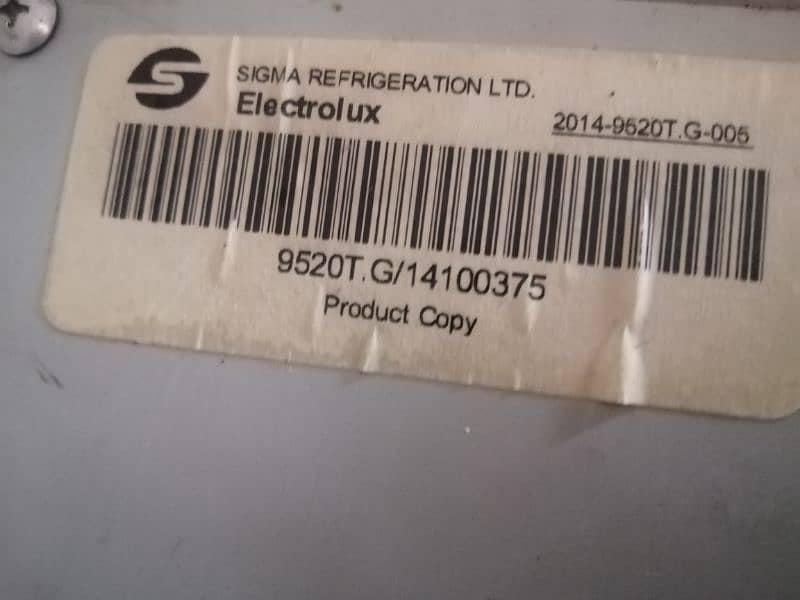 Electrolux Full size Refrigerator 11