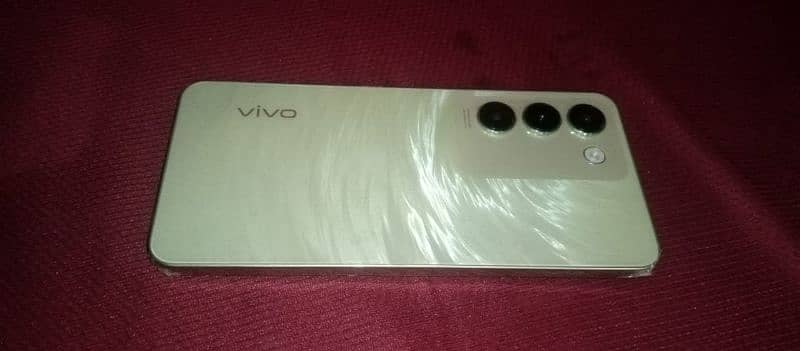 Vivo y100  8 /256 2