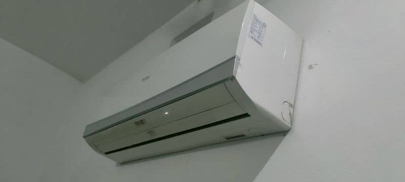 Haier 2 Ton DC Inverter Heat and Cool in very Good Condition 3