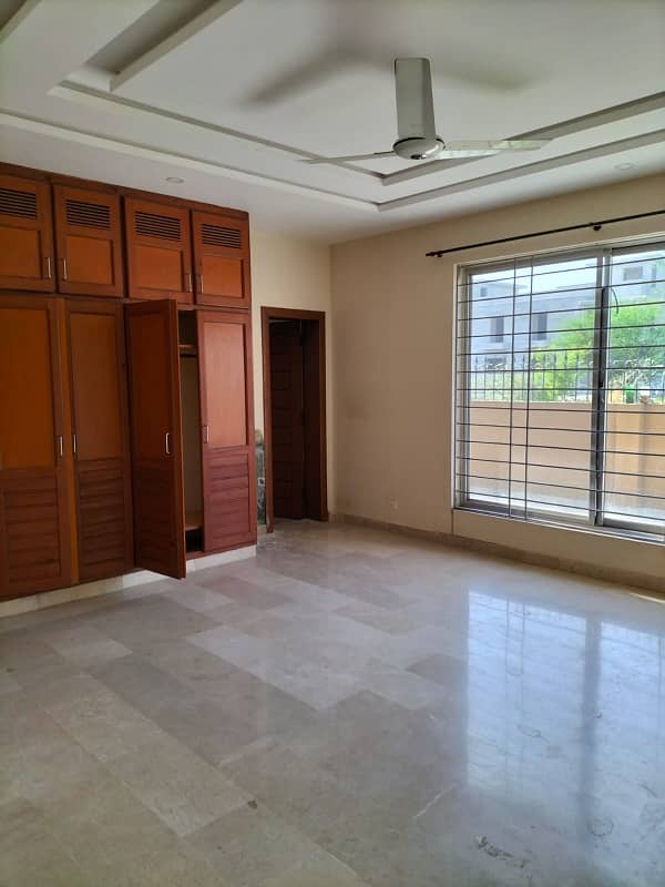 1 Kanal Beautiful Ground And Basement Available For Rent 5