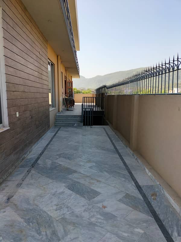 1 Kanal Beautiful Ground And Basement Available For Rent 18