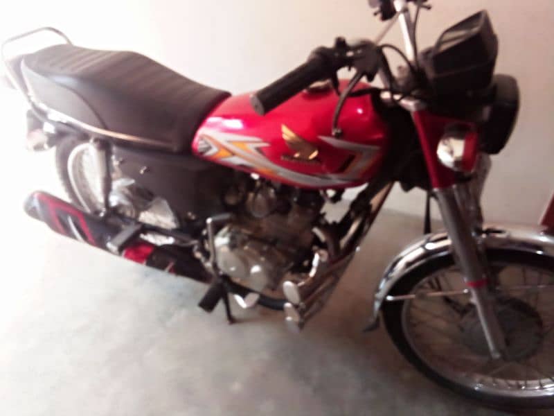 Honda 125 17 model rwp no orgnal Tanki tapay available hy 1