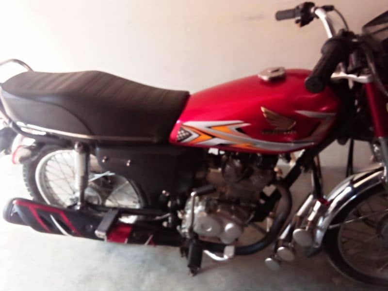 Honda 125 17 model rwp no orgnal Tanki tapay available hy 7