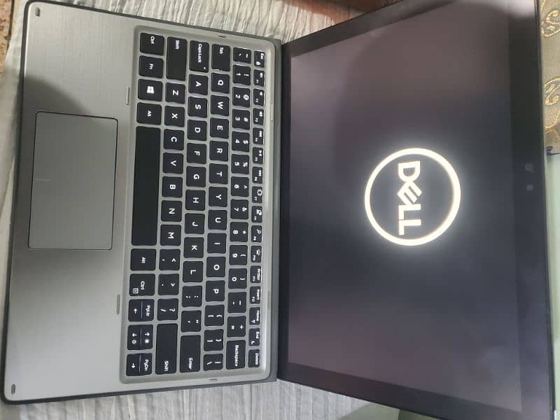 Dell latitude 7200 2 in 1 1