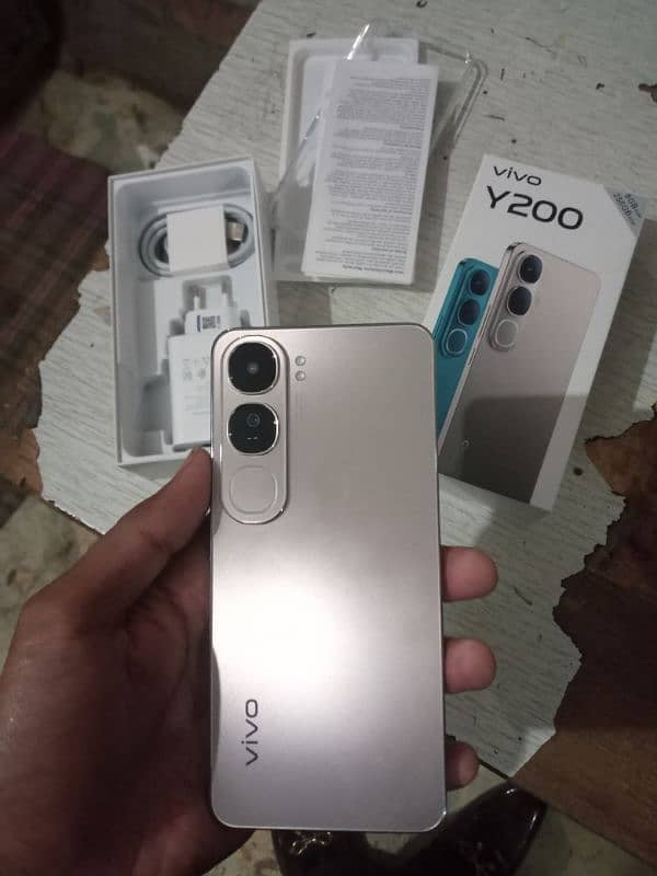 vivo y200 only box open 1 year warranty 0