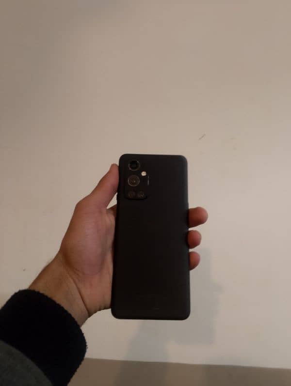 OnePlus rem8gb 128memary 9pro phone full okay kandshn 4