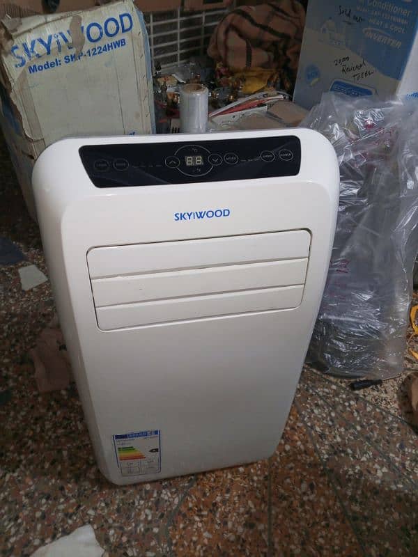 SKYWOOD PORTABLE AC DC INVERTER ENERGY SAVER HEAT AND COOL IMPORTED 3