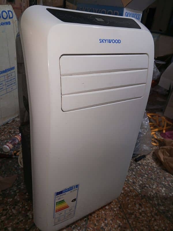 SKYWOOD PORTABLE AC DC INVERTER ENERGY SAVER HEAT AND COOL IMPORTED 5