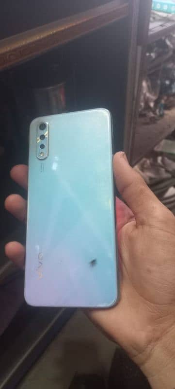 Vivo S1 Mobile 4/128 1