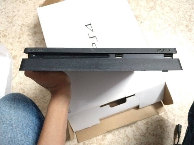 Play station 4 slim - 1 TB 8