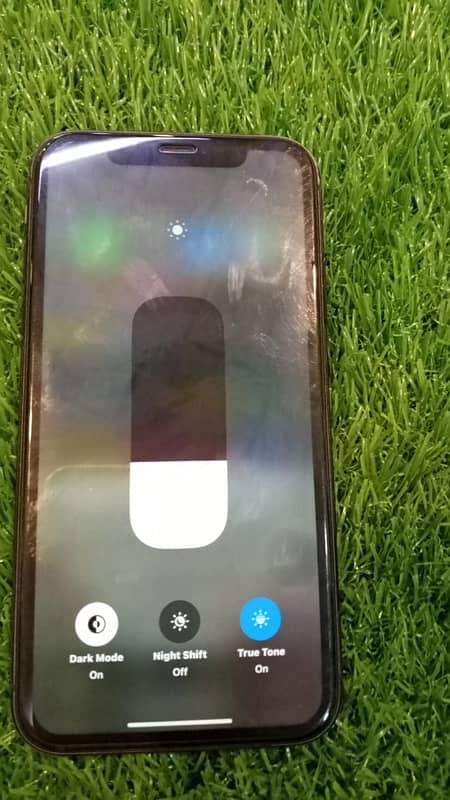 iPhone 11 factory unlocked 2 month sim working 128 gb 8