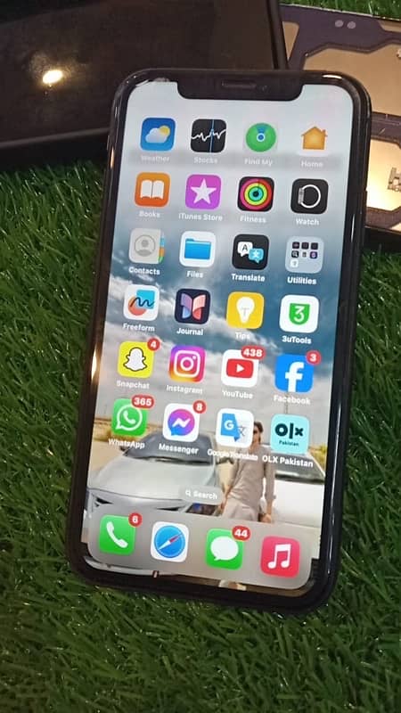 iPhone 11 factory unlocked 2 month sim working 128 gb 10