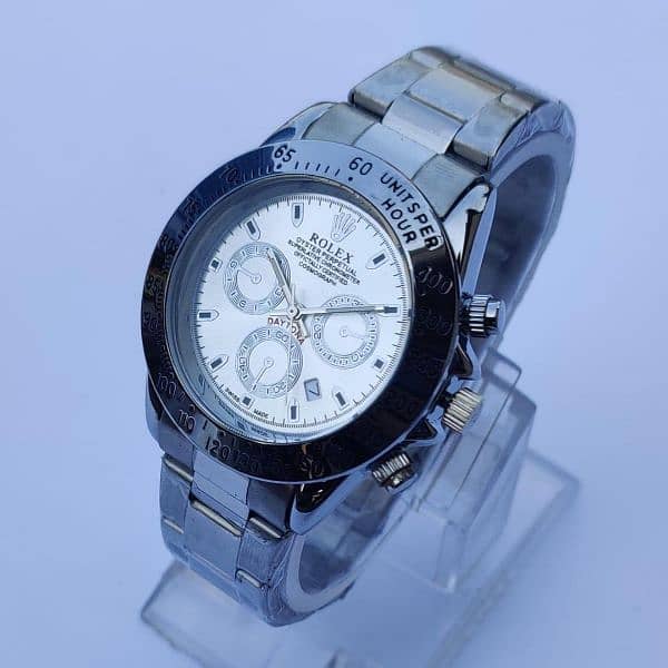 stylish man's quartz Analogue watch 1