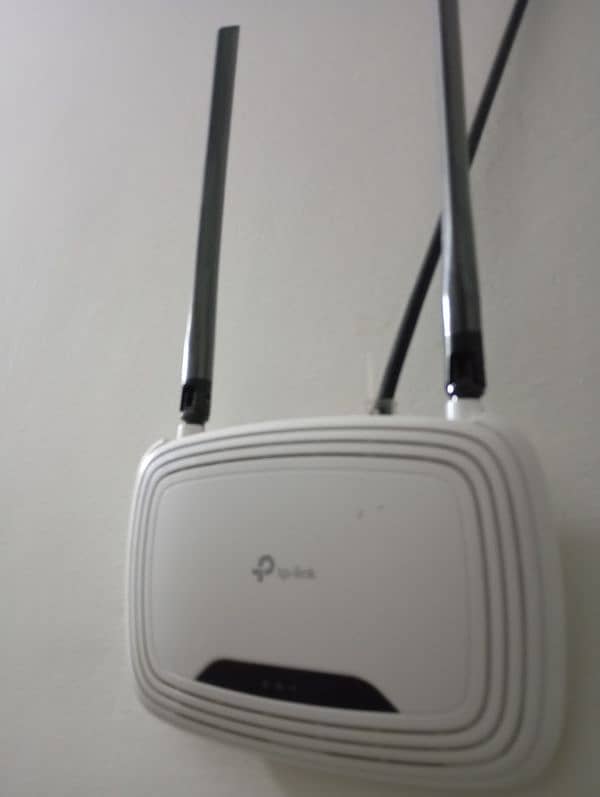 WIFI ROUTER FOR SALE with charger 1