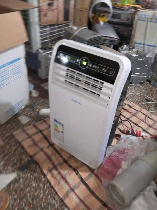 SKYWOOD PORTABLE AC DC INVERTER ENERGY SAVER HEAT AND COOL 1 TONE 1