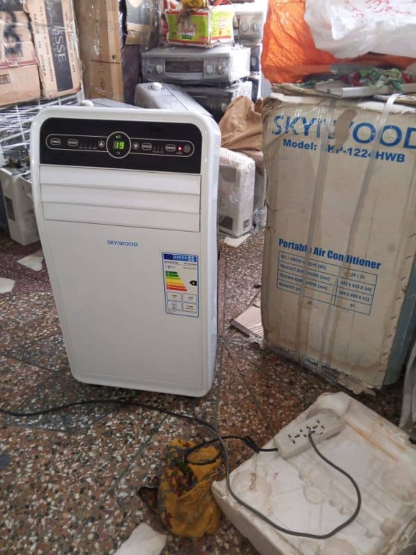 SKYWOOD PORTABLE AC DC INVERTER ENERGY SAVER HEAT AND COOL 1 TONE 7