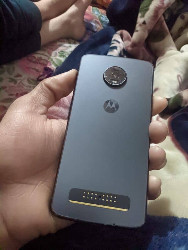 Moto z4 1