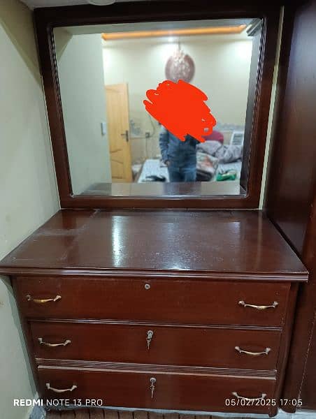 Bed, Dressing table & wardrobe, 7