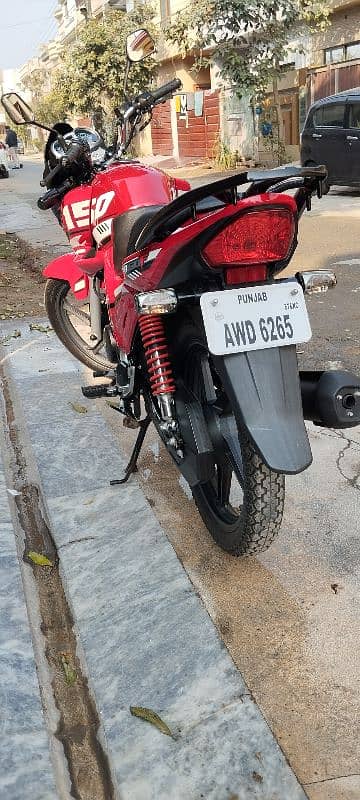 CB 150 F Brand new condition 1