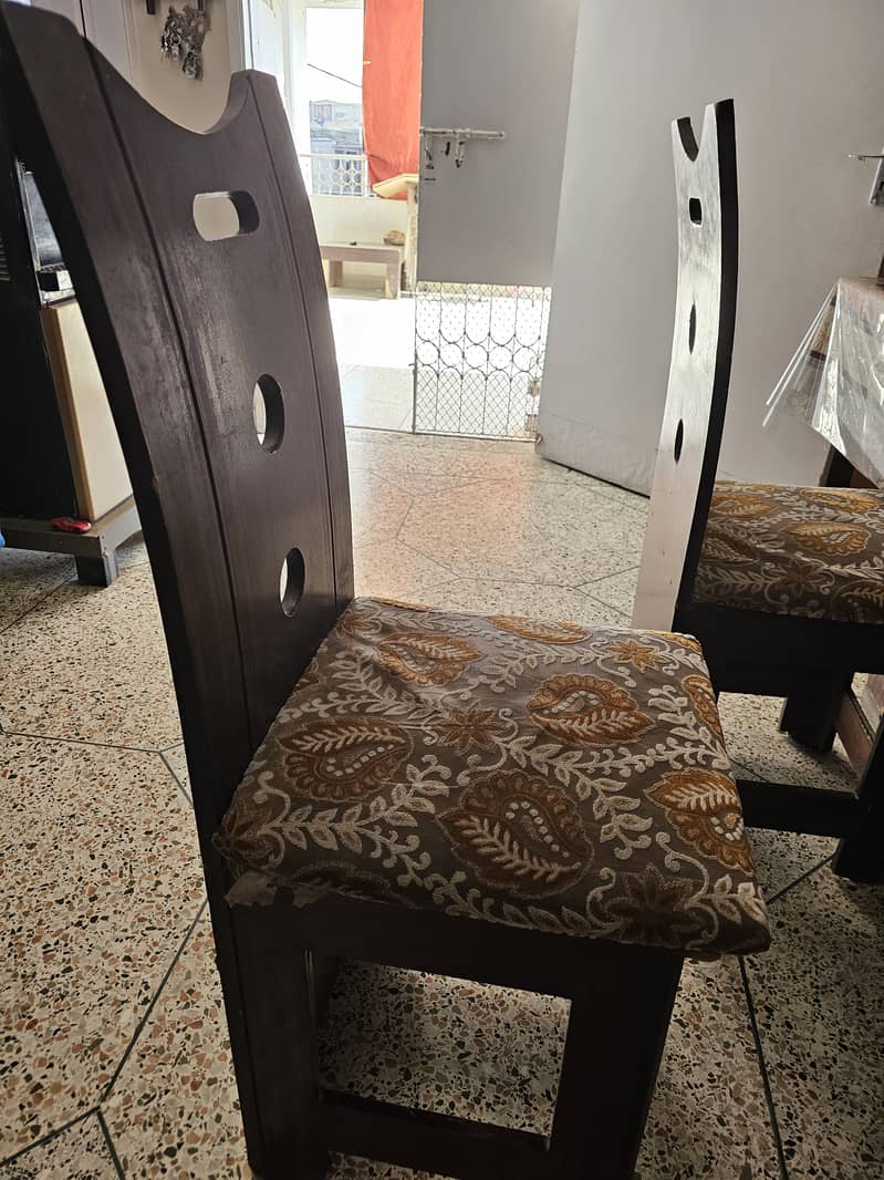 6 Dining chairs for sell 2