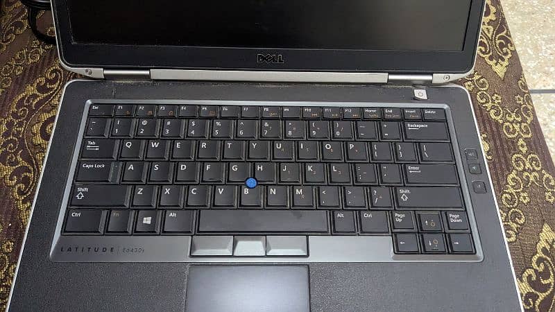 DELL LATITUDE CORE i5 3rd GENERATION 8