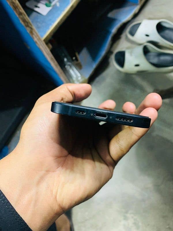 iphone 12 64GB (JV) 3