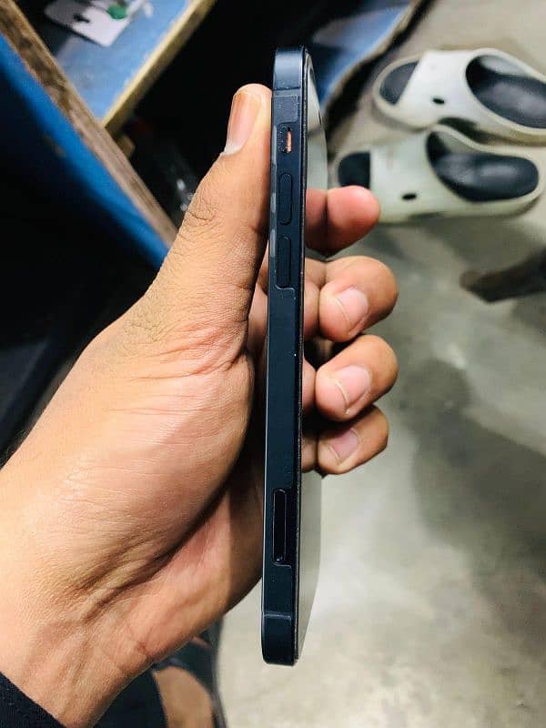 iphone 12 64GB (JV) 5