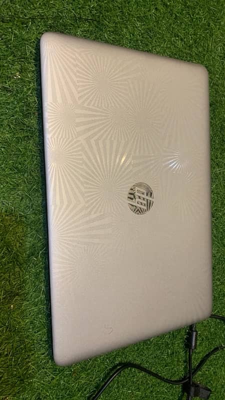 hp laptop 850 G4 1