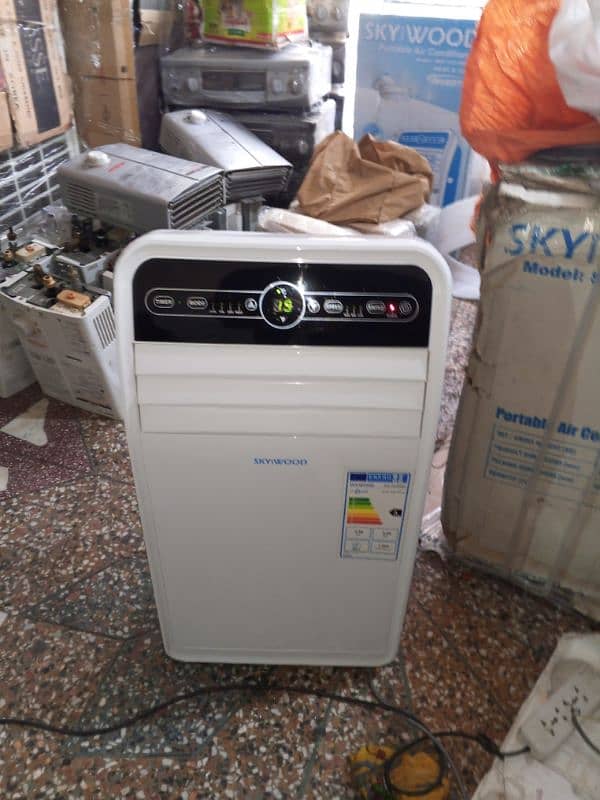 SKYWOOD PORTABLE AC DC INVERTER ENERGY SAVER HEAT AND COOL 1 TONE 1