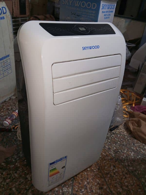 SKYWOOD PORTABLE AC DC INVERTER ENERGY SAVER HEAT AND COOL 1 TONE 0