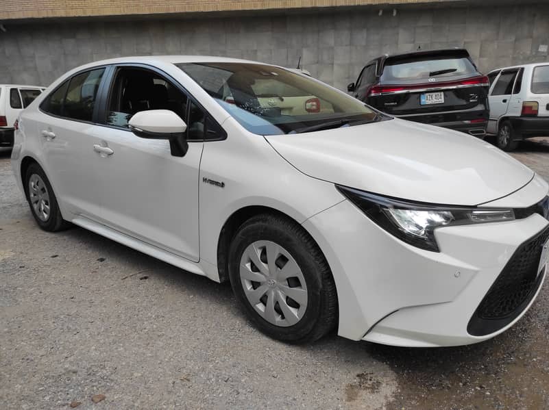 Toyota Corolla X Hybrid 2