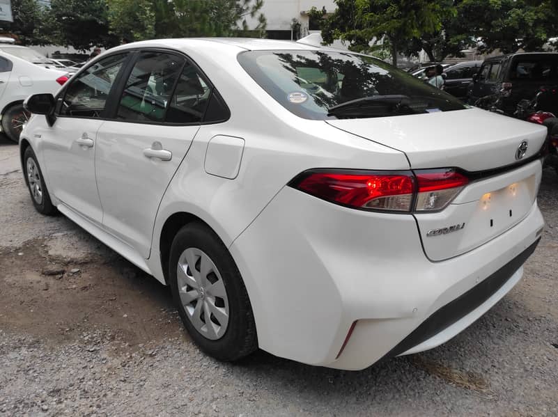 Toyota Corolla X Hybrid 6