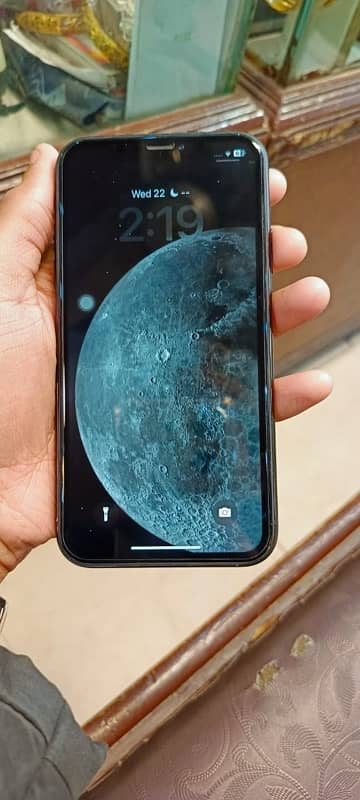 iphone xr factory unlocked 64gb used like new non pta 3