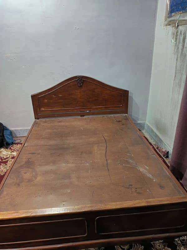 Antique Walnut Wood Bed for Sale – Affordable & Durable! 1