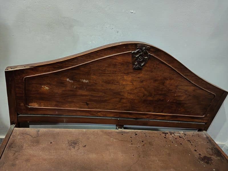 Antique Walnut Wood Bed for Sale – Affordable & Durable! 5