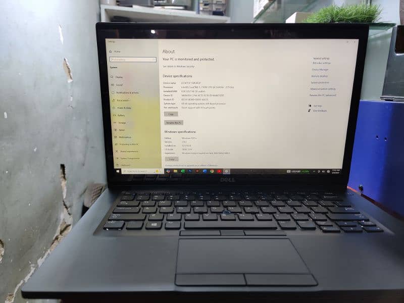 DELL 7480 3D Screen Touch and type 7th generation core i5 brand new 4