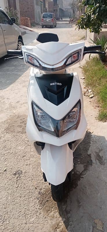 metro electric scooty 0