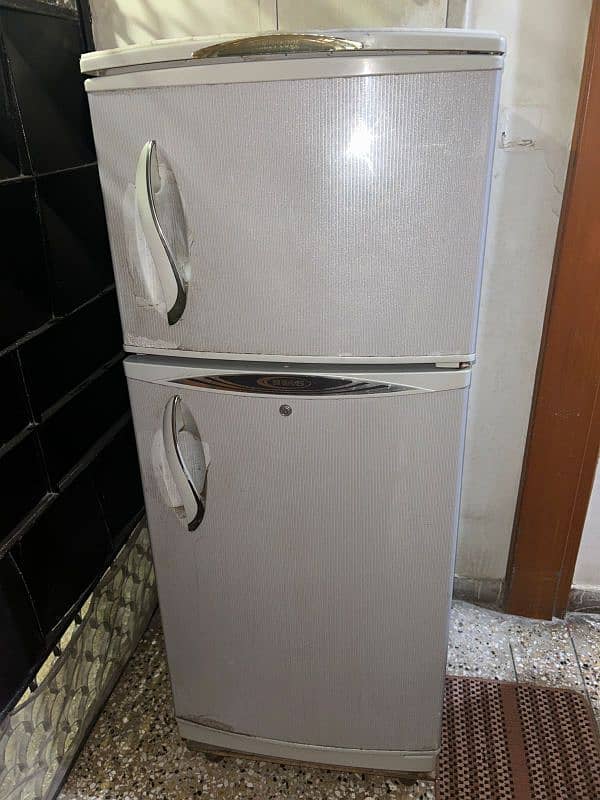 USED FRIDGE ON SALE, GOOD WORKING CONDITION 0