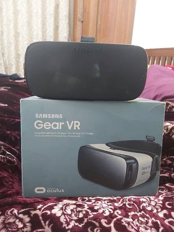 Samsung 100% Original VR with Box in Mint Condition 4