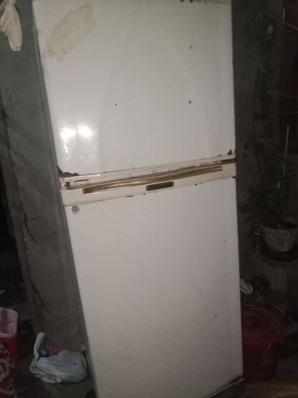 I m selling my fridge 0