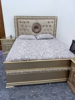 king size bed with two suitables