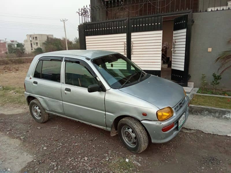 Daihatsu Cuore 2001 1