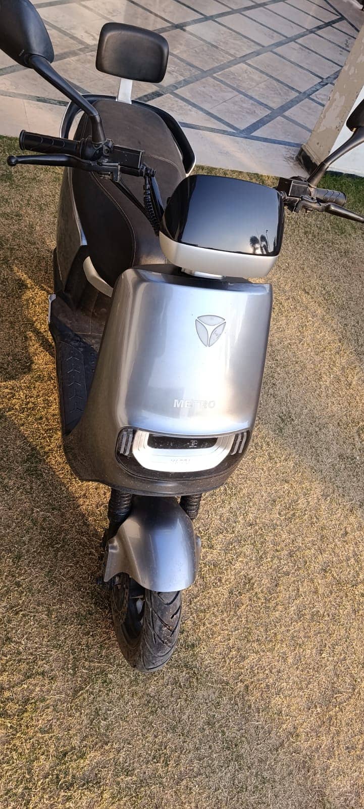 Metro E8S Pro Urgent For Sale | Yadea Scooty | Metro Scooty | Scooty 2