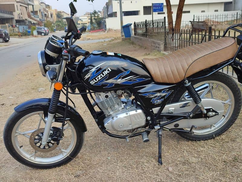 Suzuki GS 150 SE 2022 - 3000 kms only 12