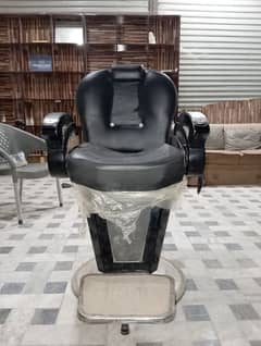 Salon Chair In New Condition Black Color