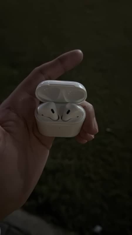 Apple AirPod 2, 2nd Generation Original 1