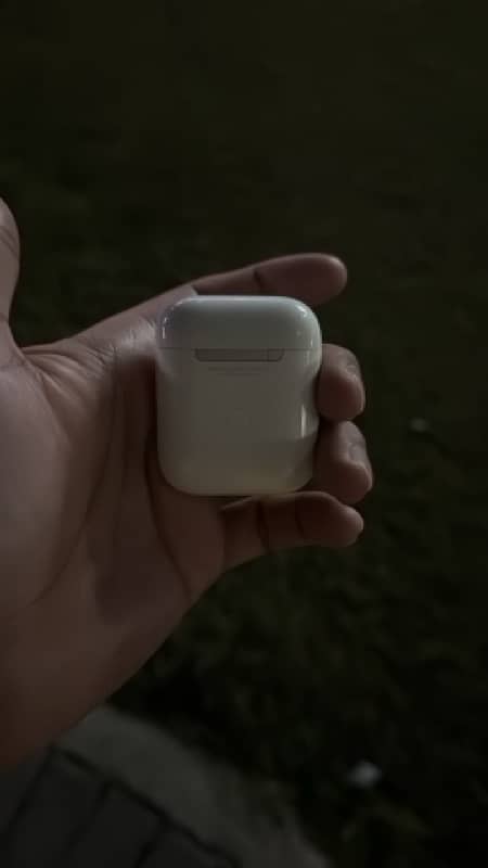 Apple AirPod 2, 2nd Generation Original 3