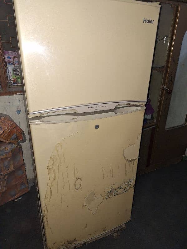 Haier refigrator/ fridge double door 3